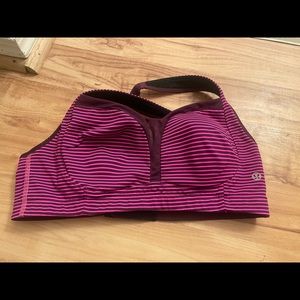 Ladies lululemon ta ta tamers sports bra